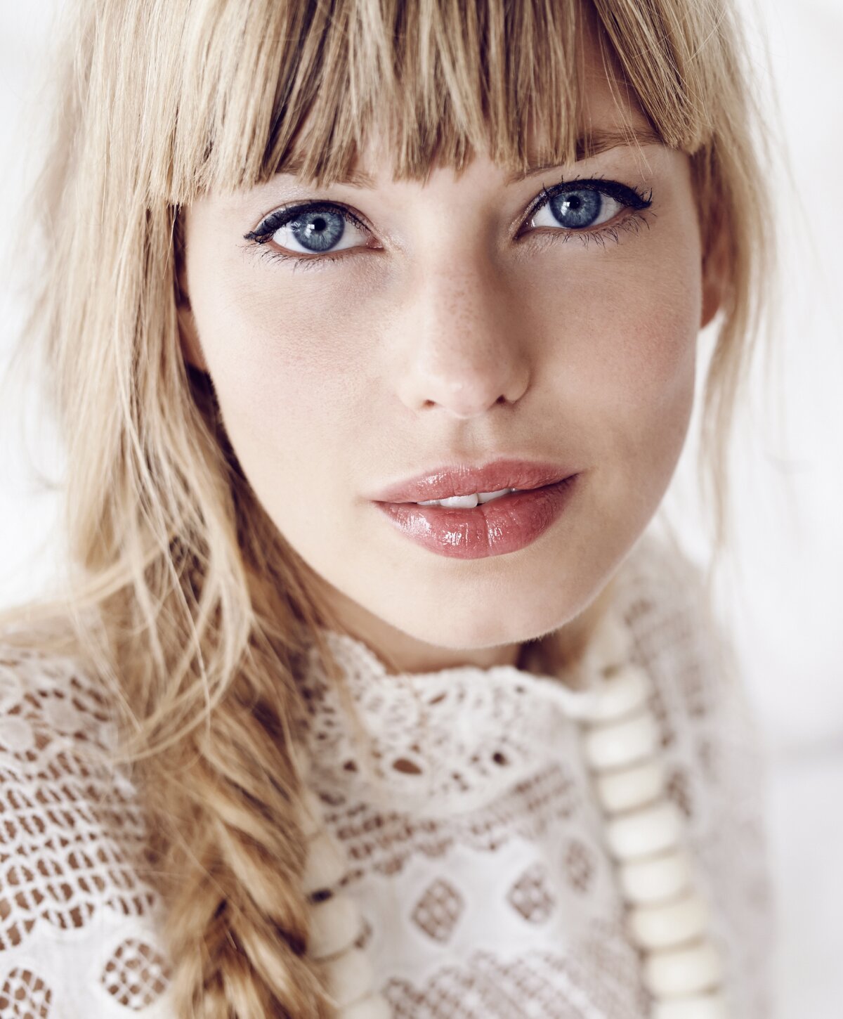 Nashville lip lift model with blonde hair